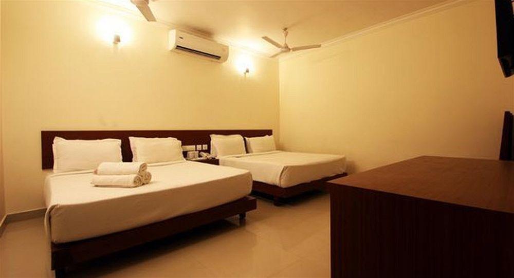 The Gopinivas Grand Hotell Kanyakumari Exteriör bild