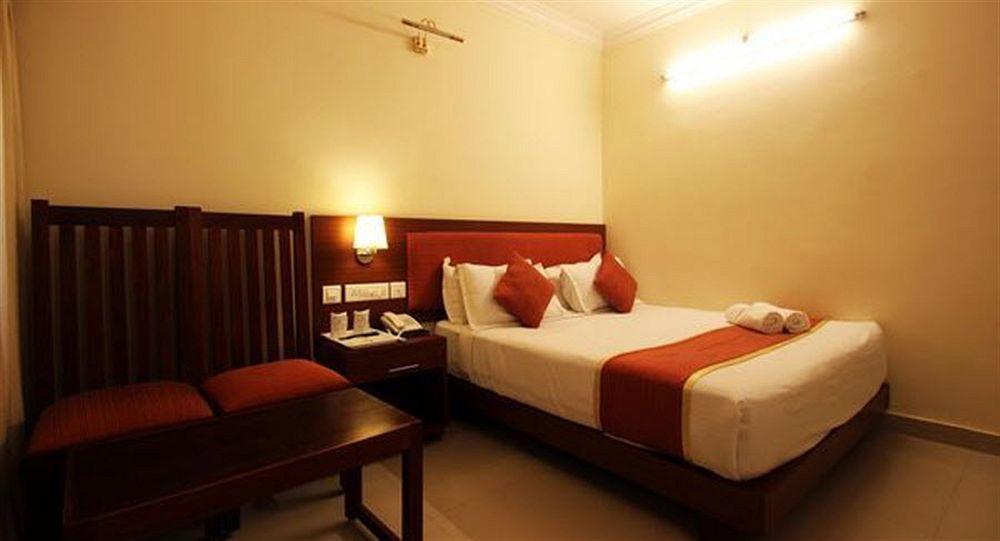 The Gopinivas Grand Hotell Kanyakumari Exteriör bild